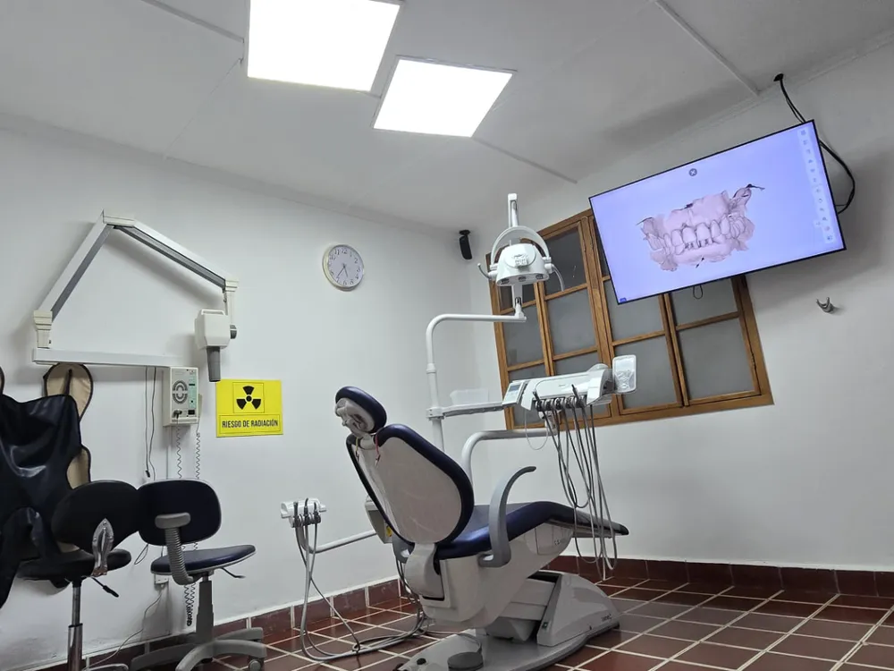 Dental One operatory with 3D digital scan on screen